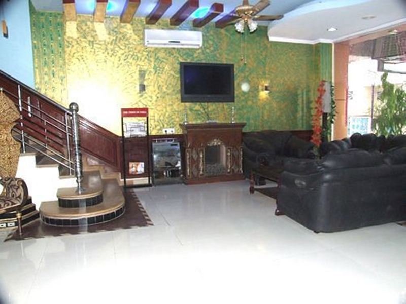 Hotel Raunak International Nova Deli Interior foto